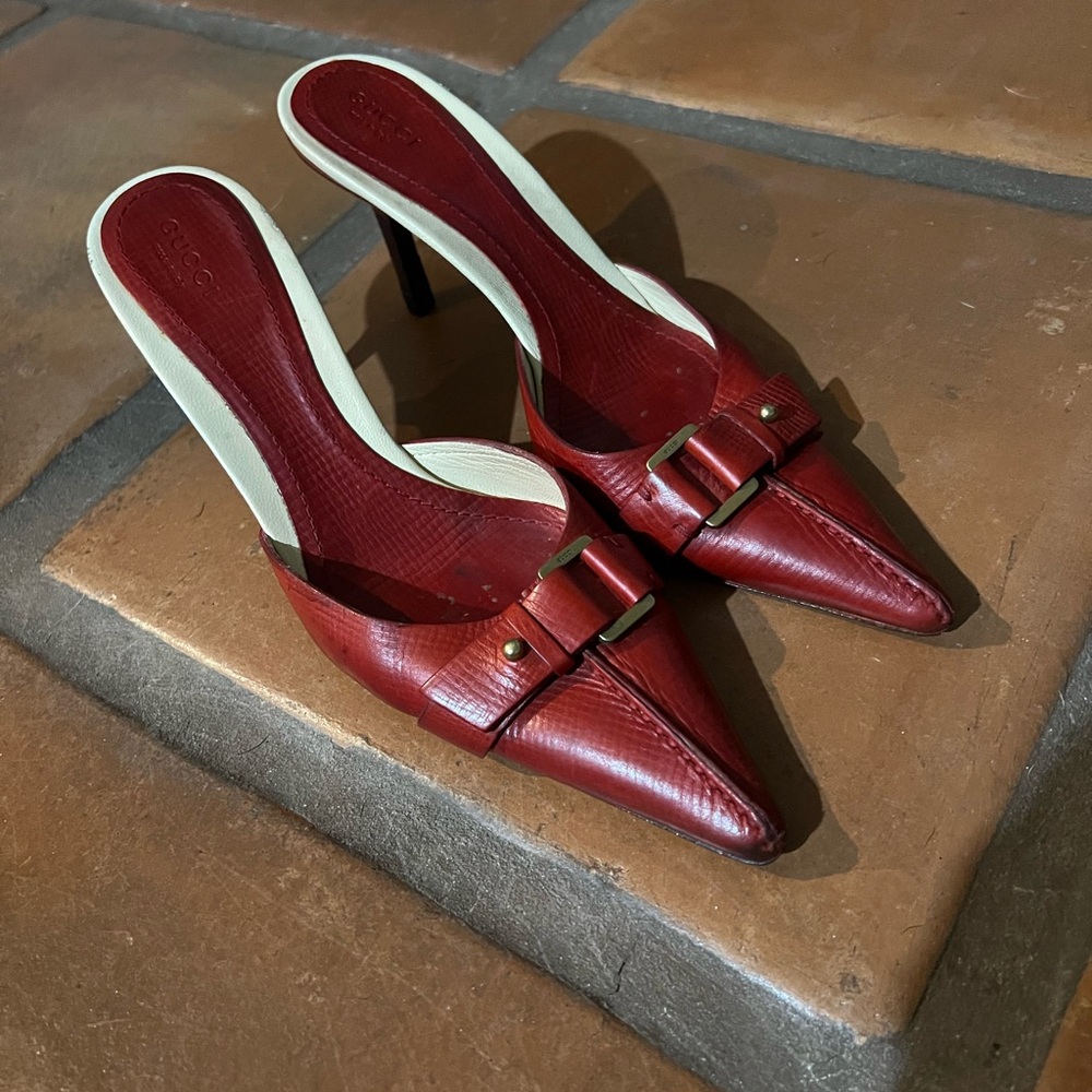 Gucci Red Leather Heels with Buckle Detail